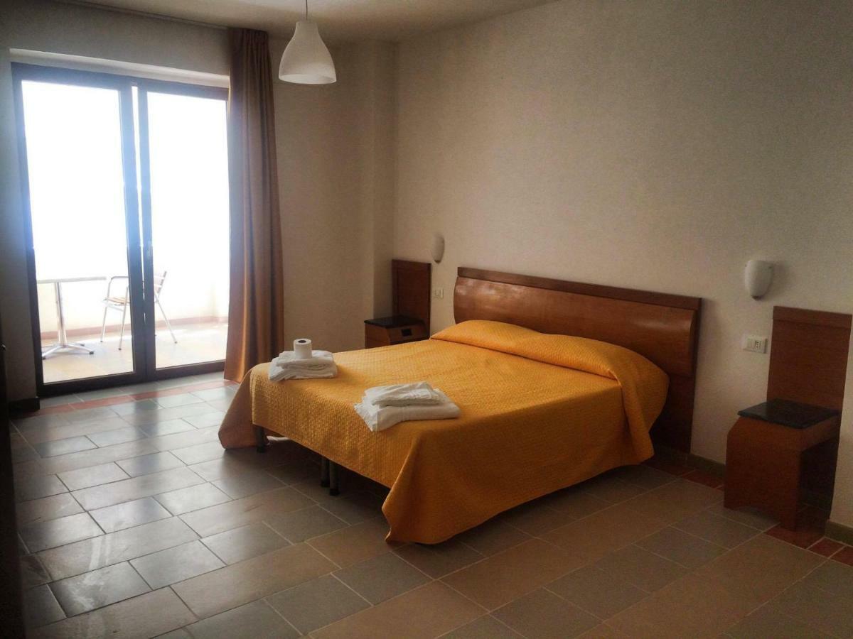 B&B Palazzo Manfredi Vieste, Fronte Mare Con Parcheggio Extérieur photo