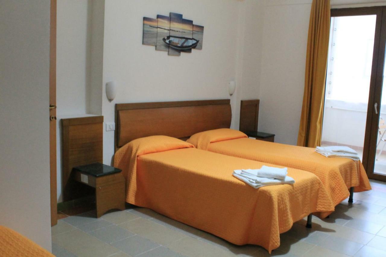 B&B Palazzo Manfredi Vieste, Fronte Mare Con Parcheggio Extérieur photo